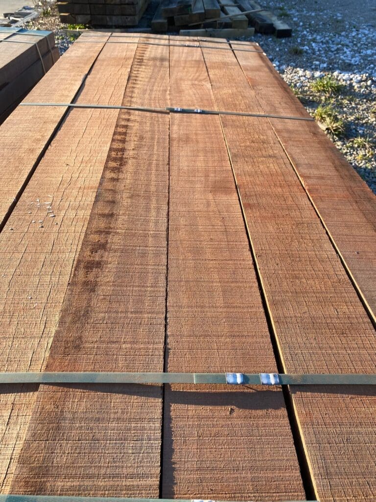 Traverses d'Azobé chez Ozaé Graviers Déco