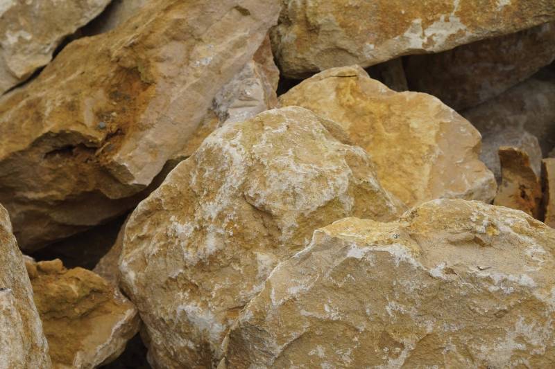 Enrochements Calcaires Durs Jaunes - Ozaé Graviers Déco