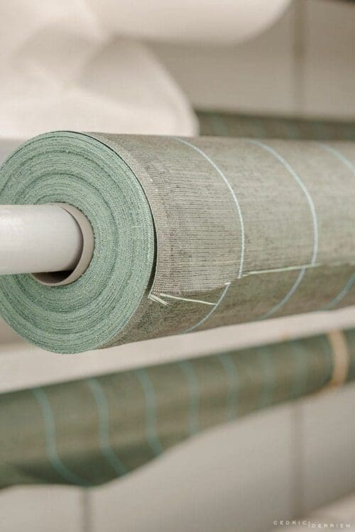 Toile de paillage tissée de qualité chez Ozaé Graviers Déco