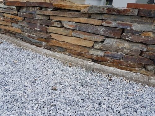 Graviers de chez Ozaé Graviers Déco. Parfait pour embellir vos massifs, vos jardins, vos tours de maison, vos allées de maison, etc. Plusieurs granulométries sont disponibles et plusieurs tonalité. Retrouvez tous nos graviers dans nos agences Ozaé Graviers Déco. Ozaé Graviers Déco Aubigny Ozaé Graviers Déco Les Sables d'Olonnes Ozaé Graviers Déco Les Herbiers Ozaé Graviers Déco Chantonnay Ozaé Graviers Déco Challans Ozaé Graviers Déco Angers Ozaé Graviers Déco Chateaubriant Ozaé Graviers Déco La Rochelle Ozaé Graviers Déco Laval Ozaé Graviers Déco Montélimar