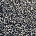 Les graviers décoratifs noirs ne se contentent pas d'ajouter une touche d'élégance à votre espace extérieur ; ils offrent également une solution pratique et durable pour diverses applications. Leur couleur foncée leur permet de retenir la chaleur, ce qui les rend idéaux pour les zones de détente extérieures ou les espaces de loisirs. Leur surface lisse et uniforme facilite leur entretien et leur nettoyage, tandis que leur résistance aux intempéries garantit une longue durée de vie sans décoloration ni détérioration. Optez pour les graviers décoratifs noirs et transformez votre jardin en un espace sophistiqué et moderne où il fait bon se détendre.