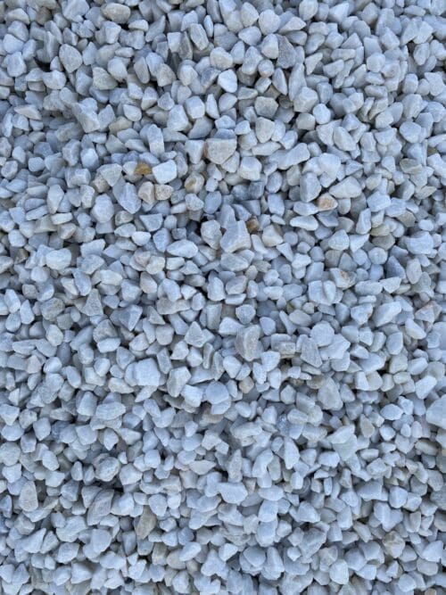 Graviers de chez Ozaé Graviers Déco. Parfait pour embellir vos massifs, vos jardins, vos tours de maison, vos allées de maison, etc. Plusieurs granulométries sont disponibles et plusieurs tonalité. Retrouvez tous nos graviers dans nos agences Ozaé Graviers Déco. Ozaé Graviers Déco Aubigny Ozaé Graviers Déco Les Sables d'Olonnes Ozaé Graviers Déco Les Herbiers Ozaé Graviers Déco Chantonnay Ozaé Graviers Déco Challans Ozaé Graviers Déco Angers Ozaé Graviers Déco Chateaubriant Ozaé Graviers Déco La Rochelle Ozaé Graviers Déco Laval Ozaé Graviers Déco Montélimar
