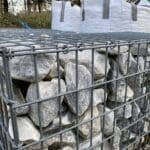 Gabions remplis de pierres chez Ozaé Graviers Déco