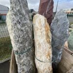 Monolithes décoratifs en pierre naturelle - Ozaé Graviers Déco