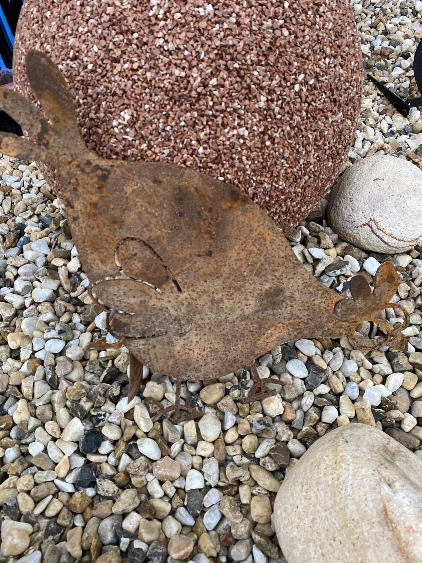 Poule "Suzette" en Acier Ozaé Graviers Déco