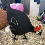 Poule "Suzette" Crête Rouge en Acier Ozaé Graviers DécoPoule "Suzette" Crête Rouge en Acier Ozaé Graviers Déco