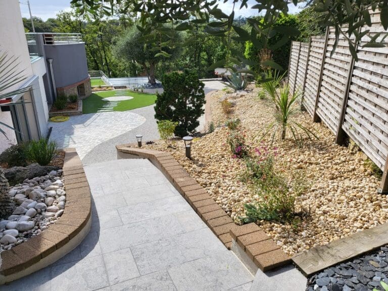 Parterre en graviers décoratifs