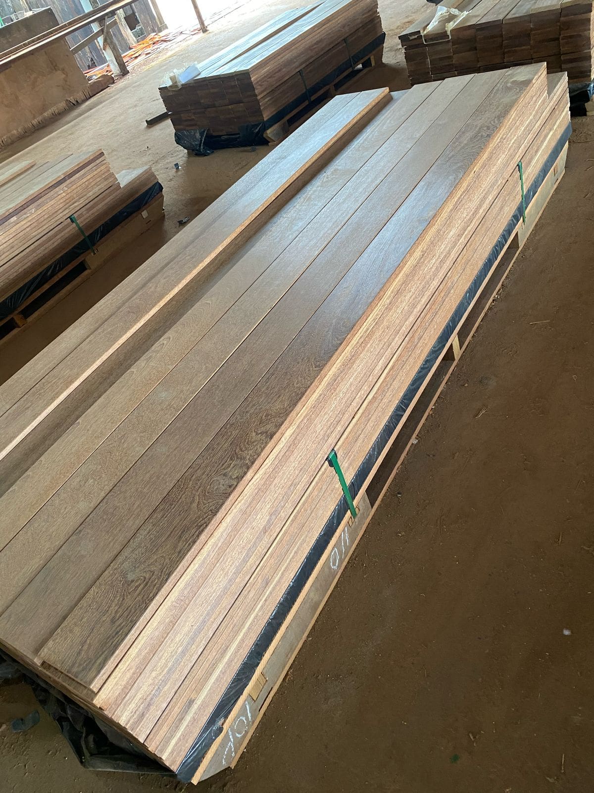 Lame de Terrasse Bois Sucupira - Ozaé Graviers Déco, bois exotique durable et esthétique