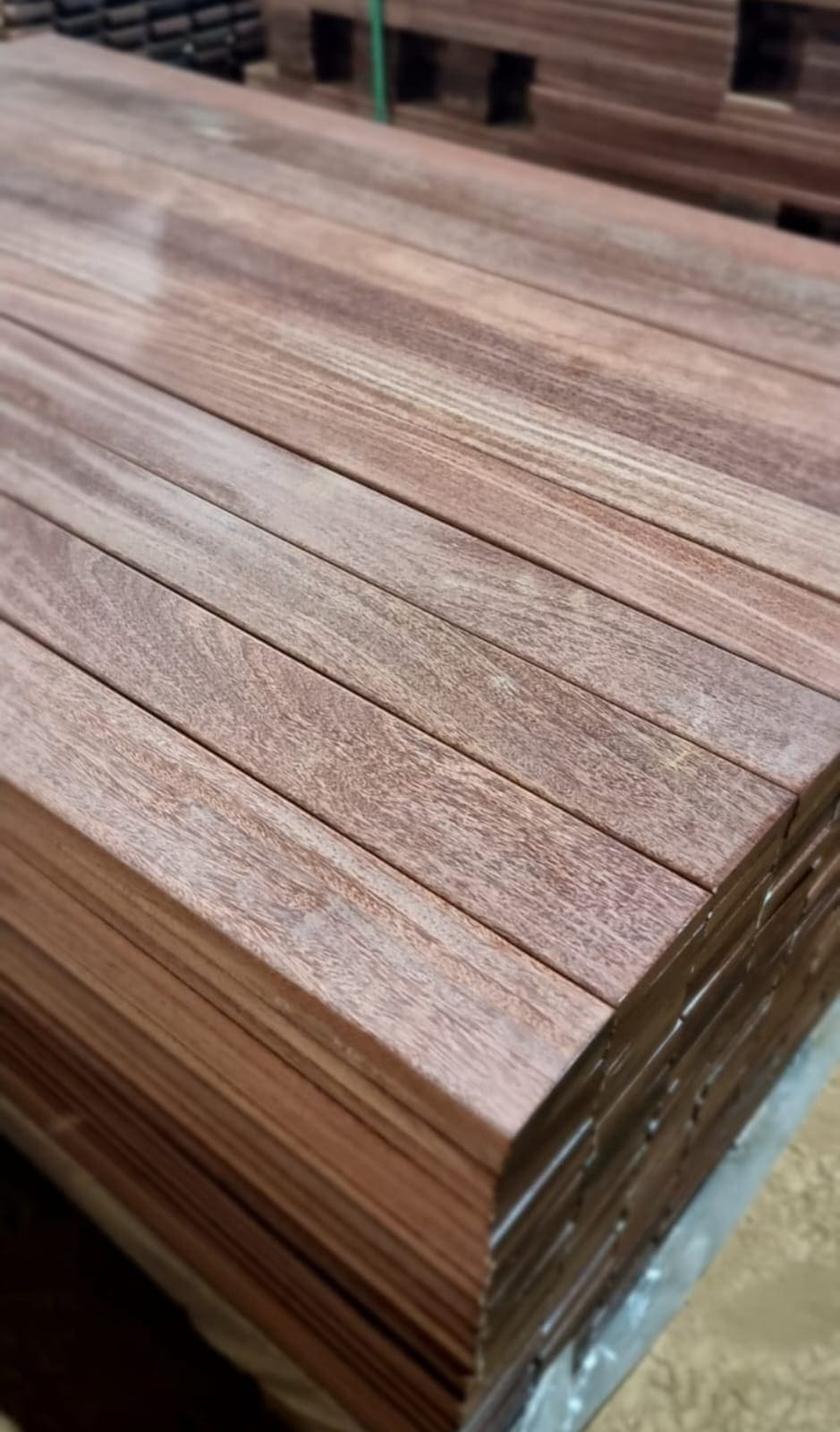 Sucupira – Ozaé Graviers Déco (4) Lame de Terrasse Bois Sucupira - Ozaé Graviers Déco, bois exotique durable et esthétique