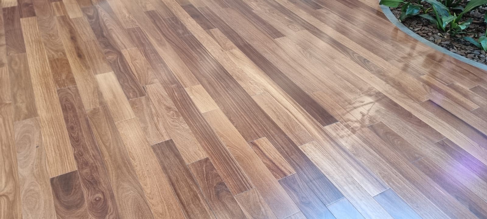 Sucupira - Ozaé Graviers Déco Lame de Terrasse Bois Sucupira - Ozaé Graviers Déco, bois exotique durable et esthétique