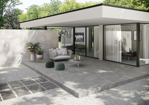 Dalle Céramique CLASH – Essence – Ozaé Graviers Déco Dalle Céramique CLASH - Essence, teinte grise veinée, effet pierre naturelle – Ozaé Graviers Déco