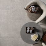 Dalle Céramique NYUMA Portland Ozaé Graviers Déco, dalle grise effet béton antidérapante pour extérieur