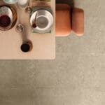 Dalle Céramique NYUMA Parker Ozaé Graviers Déco, dalle extérieure beige foncé effet pierre antidérapante