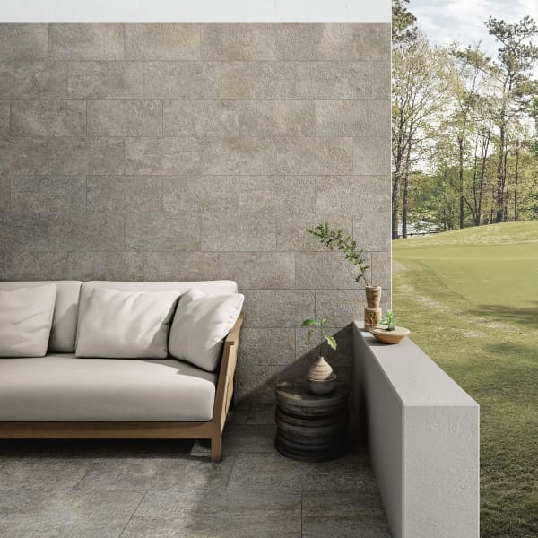 Dalle Céramique SHAPES OF ITALY – Monviso – Ozaé Graviers Déco Dalle Céramique SHAPES OF ITALY - Monviso teinte pierre gris clair – Ozaé Graviers Déco