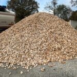 Graviers Provence décoratifs pour allées, massifs ou bordures. Une touche naturelle et chaleureuse avec Ozaé Graviers Déco.